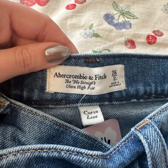 Abercrombie Curve Love Jeans - Picture 9 of 9